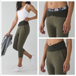 Lululemon Sunset Salutation Crops sz 2